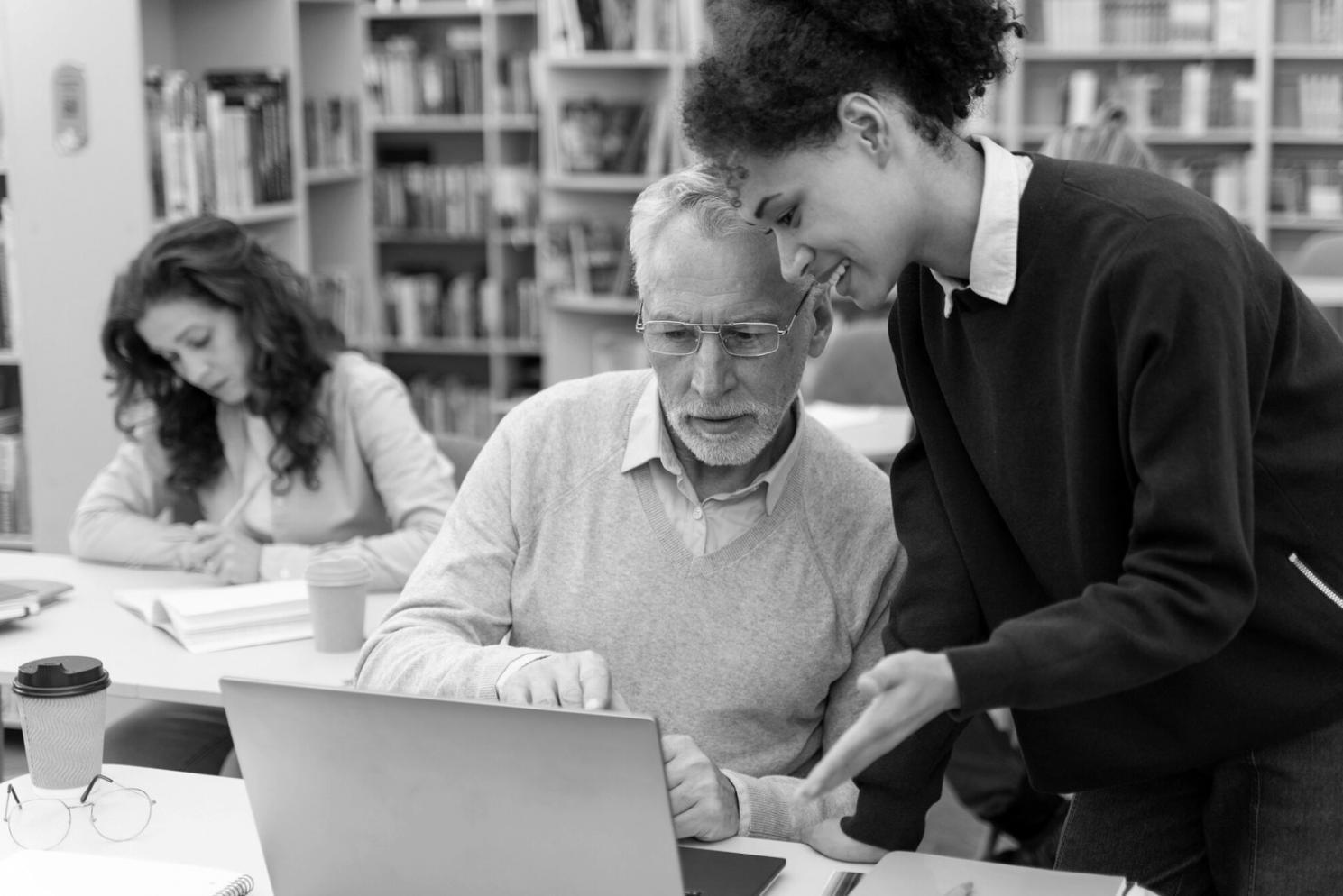 Teamarbeit bei solirevanta – gemeinsam Finanzwissen aufbauen